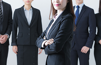 上場企業取締役など、多様な経験をお持ちの女性が多数登録しています